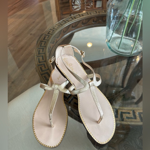 Lilly Pulitzer Shoes - 💛💛LILLY PULITZER GOLD LEATHER HEATHER T-STRAP SANDALS!💛💛